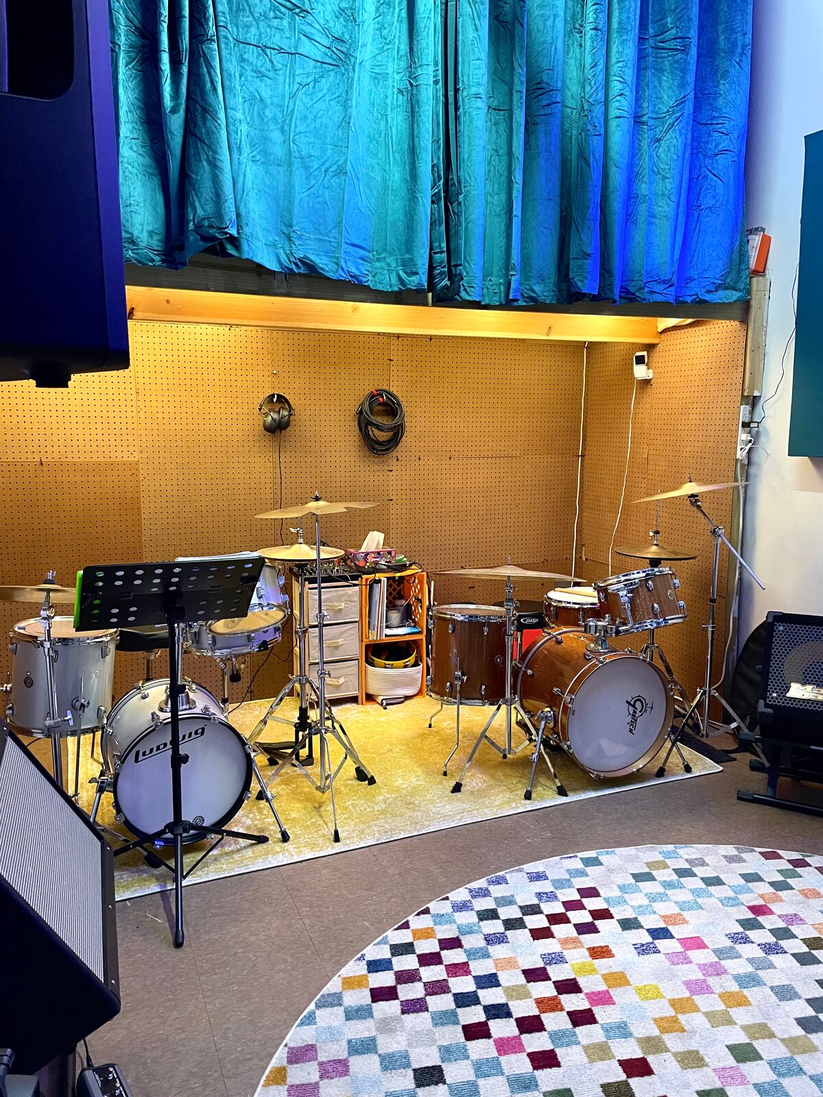 Adi Malka Drums studio, view 1